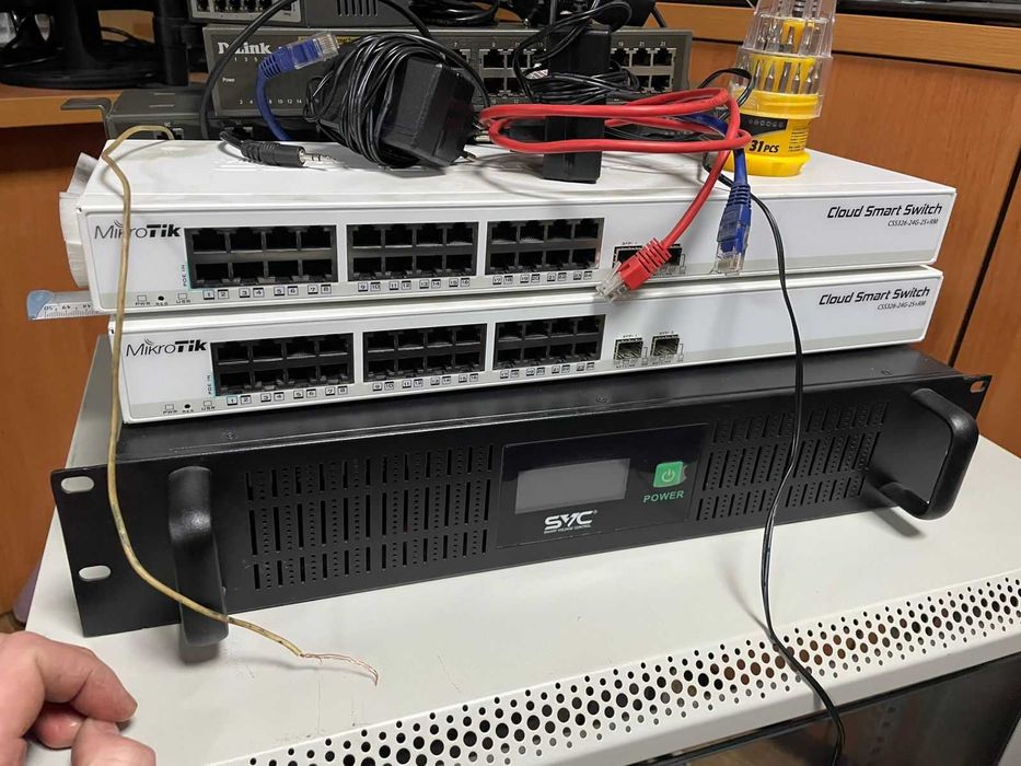 Серверный шкаф вместе с начинкой