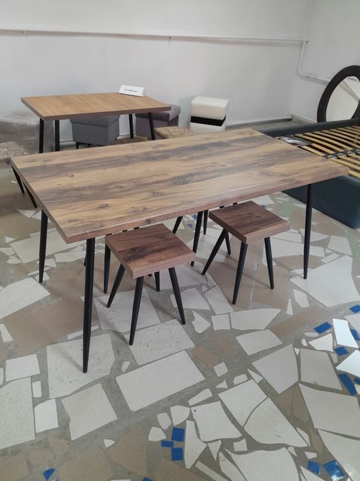 Стол,  табуретки новые