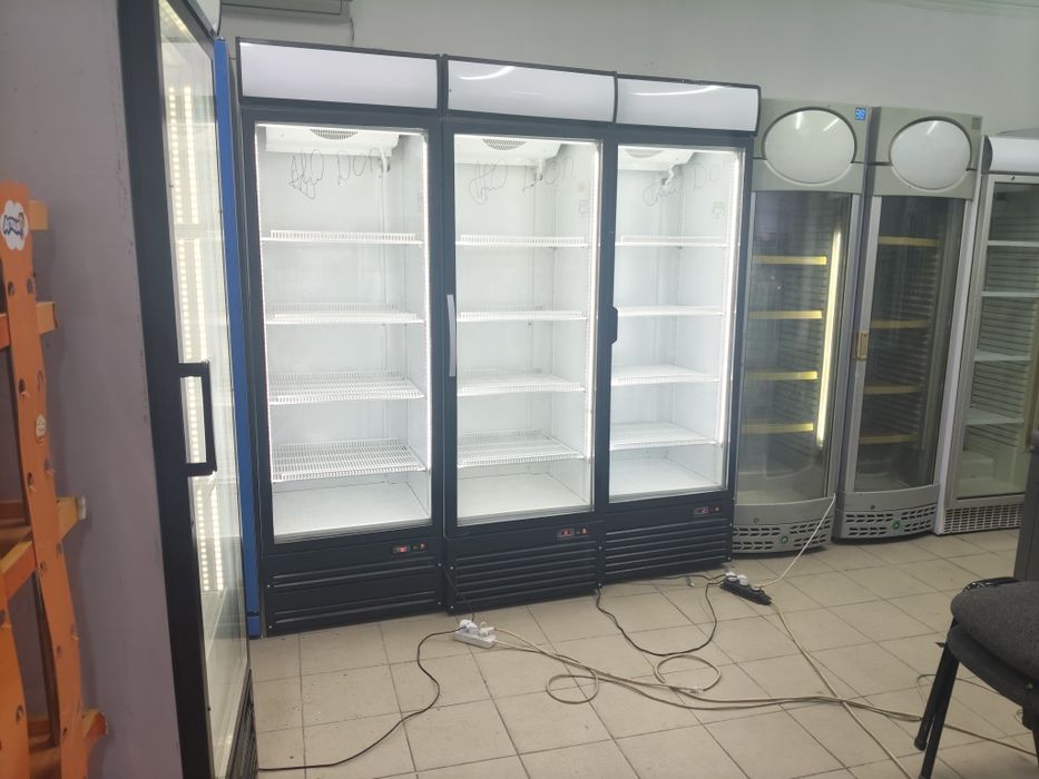 Витринные холодильник
