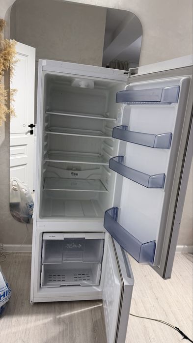 Холодильник срочно Продам
