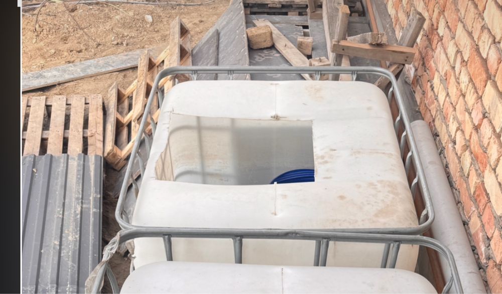 Емкость для воды 1м3