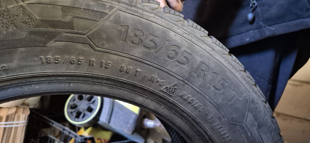 Vând cauciucuri polaris