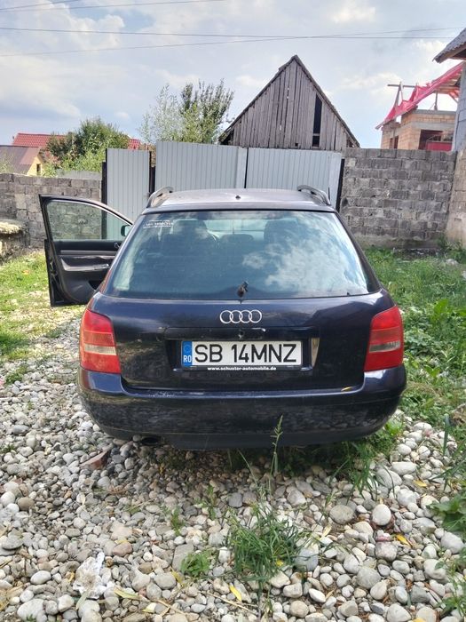 Audi A4 an 2000   1.8 benzina