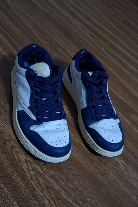 Продаётся кроссовки Nike оригинал в отличном состоянии