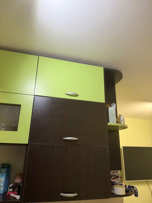 Врати за кухня с мехинизми и панти