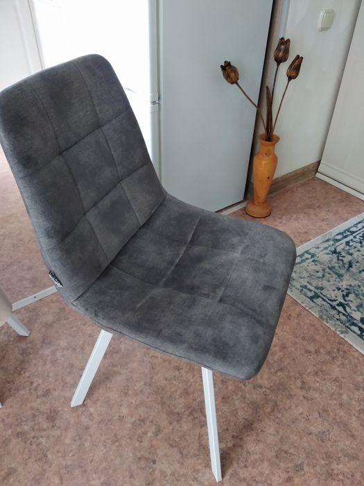 Стулья 4 штуки новые Ош