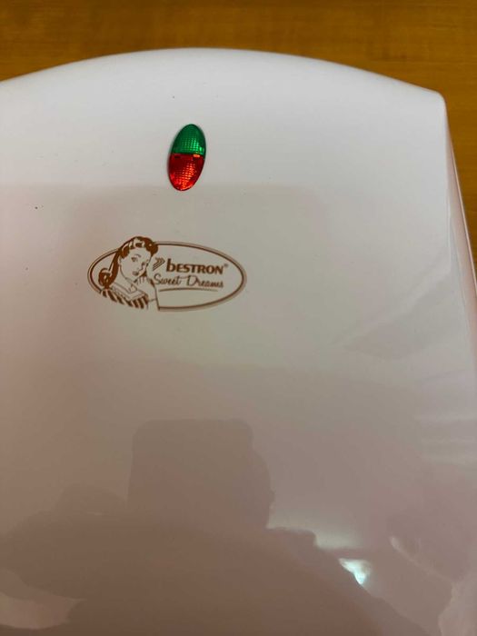 Гофретник Розов - Bestron Sweet Dreams