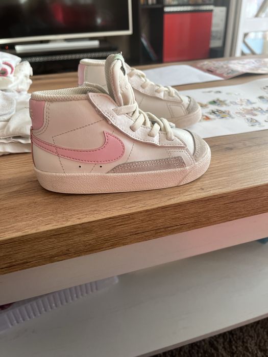 Бели кецове nike