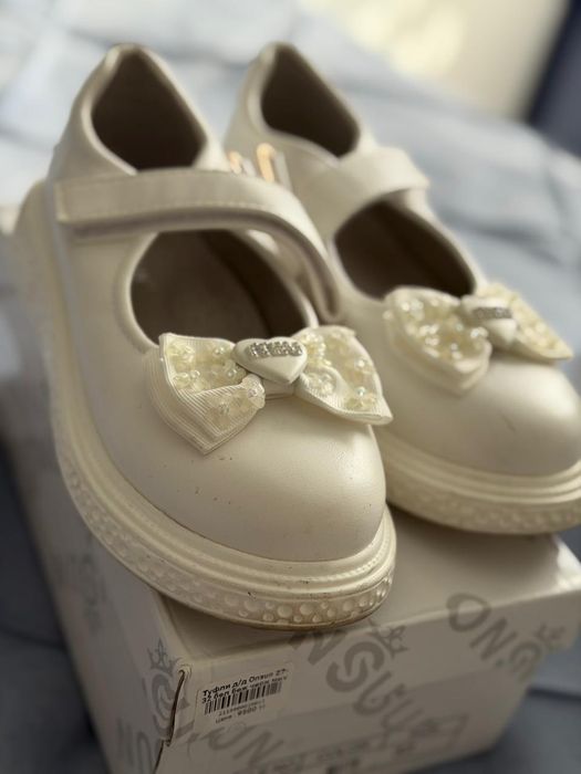 Продам детские туфли