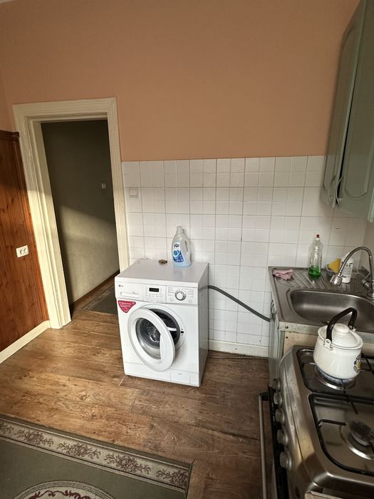 Подселениеге 1 кыз срочно!