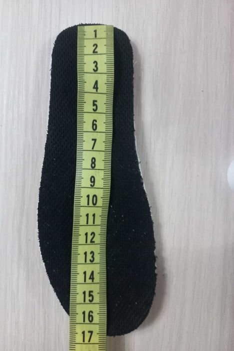 Продам кроссовки детские