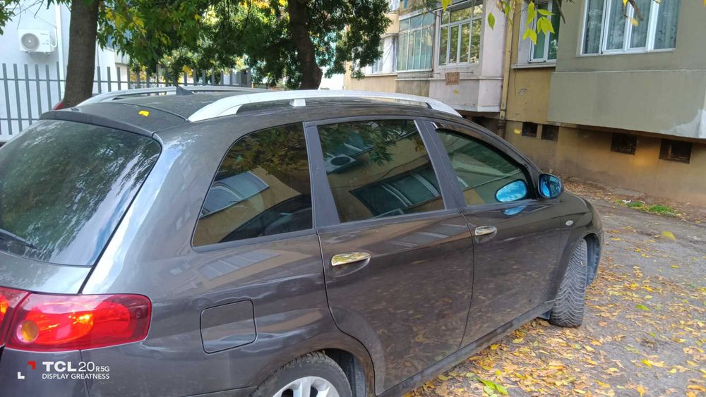 Лек автомобил Фиат Крома