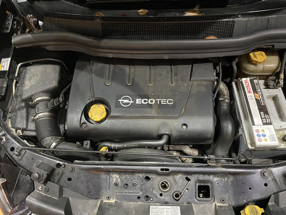 Dezmembram Opel Zafira B