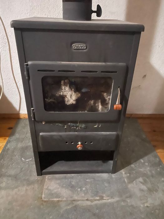 Prıty камина твърдо гориво