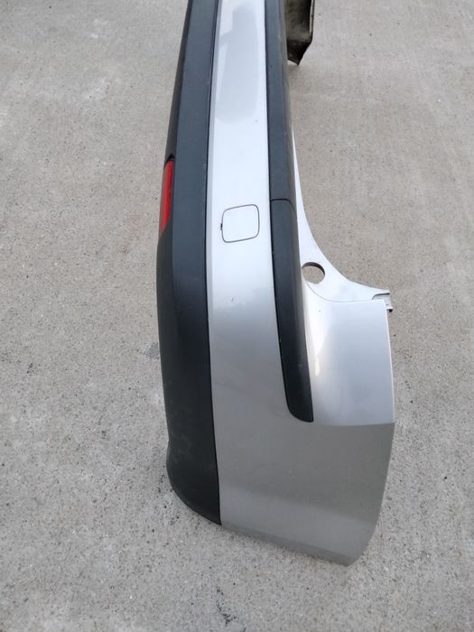 Bară spate Ford focus 2 1, 6 tdci culoare alb și gri