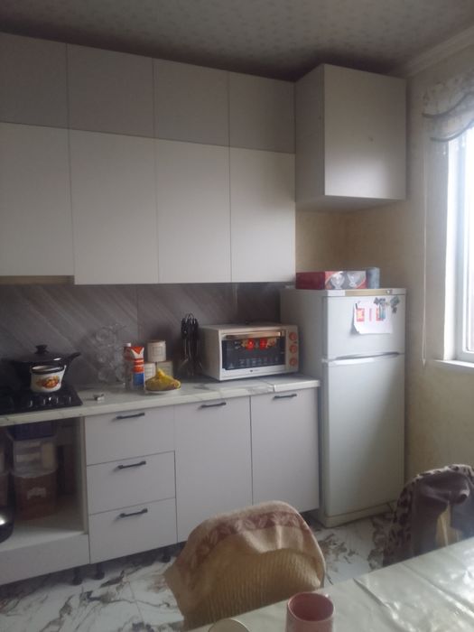 Кухн гарнутир сатылады.