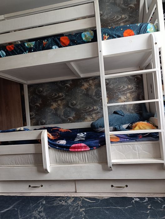 Кровать двухъярусная, дерево