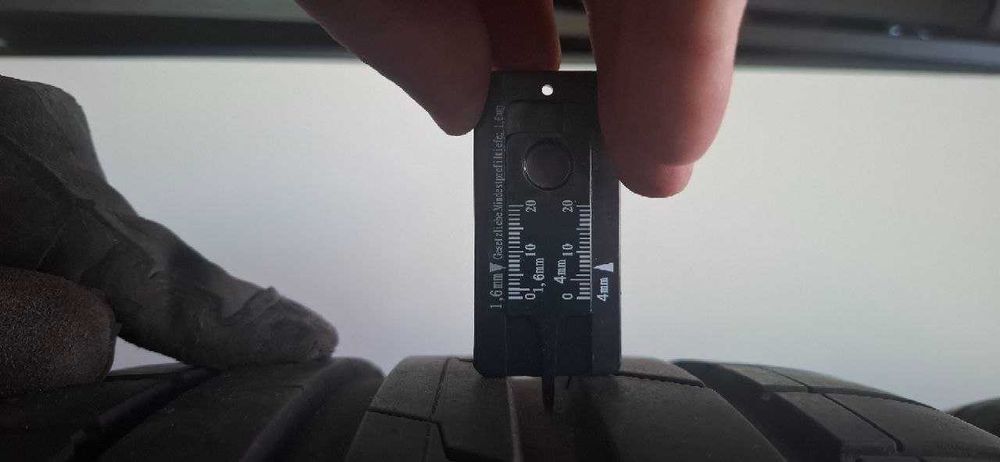 Продава се комплект летни гуми Hankook S1 EVO3, 255/35 R19