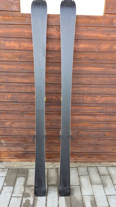 Vând schiuri Atomic 158cm