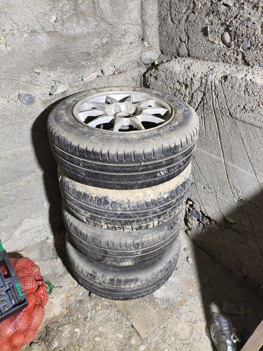 Продам титанки с лето резина