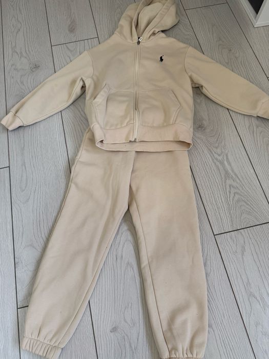 Вещи на девочку в очень хорошем состоянии!