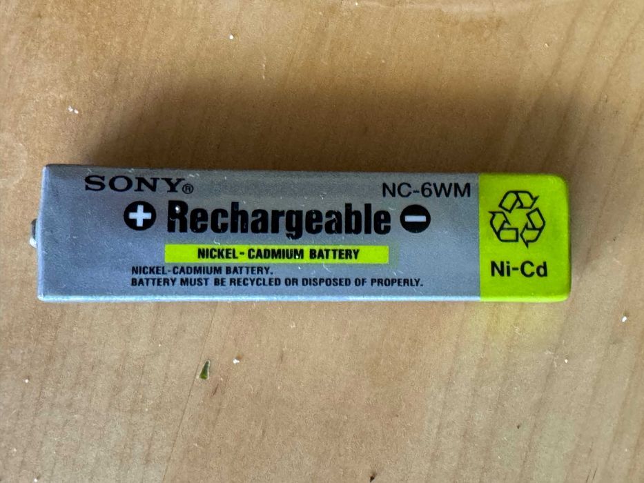 Sony зарядно  за  Ni-Cd батерии BC-7DY