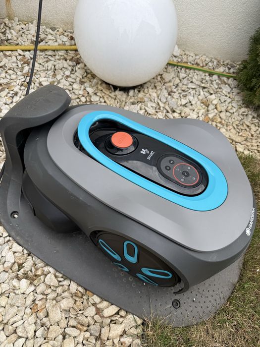 Robot tuns gazonul Gardena Sileno Pro 600 cu senzor coliziune inclus