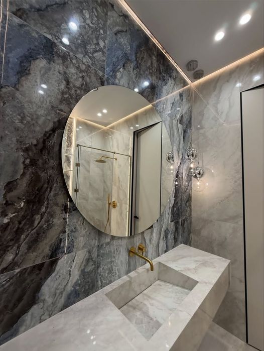 Профессиональный кафельщик с 24 годами опыта