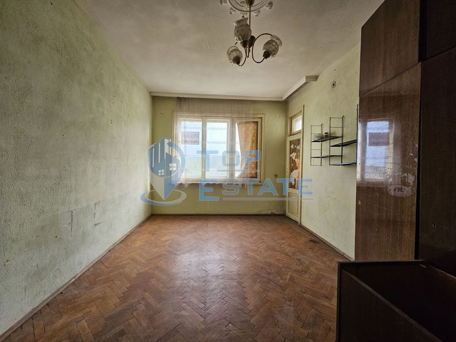 Продава се Четиристаен апартамент в Полски Тръмбеш - 142 кв.м за 293 €/кв.м - Снимка #3