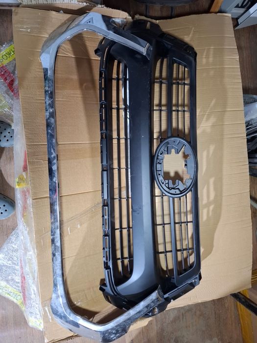 Решетка для Toyota Hilux