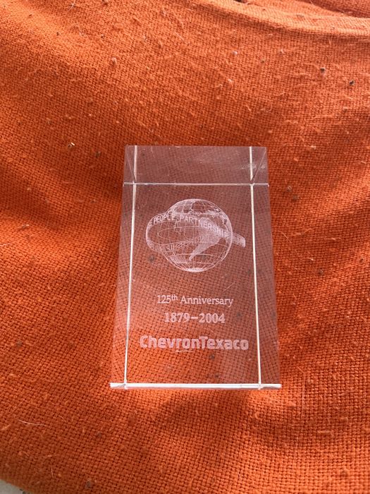 Коллекционная статуэтка Chevron