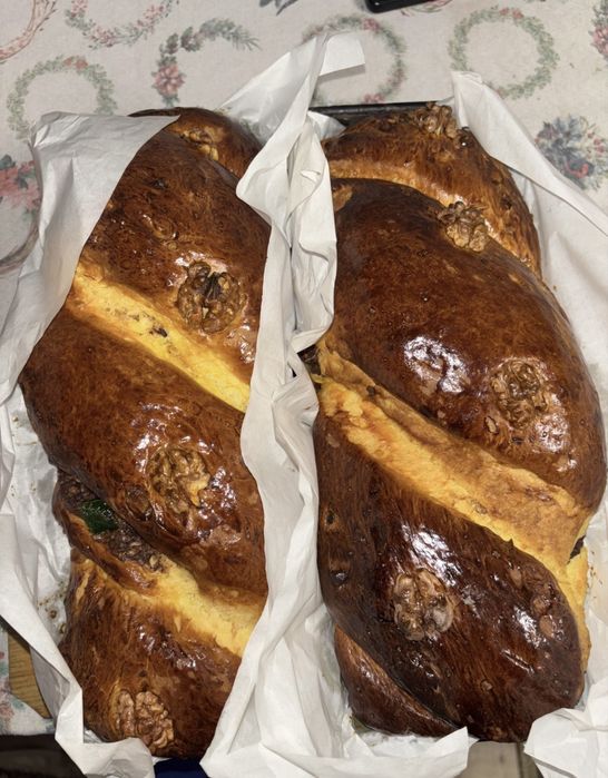 Cozonaci si pasca cu oua de tara