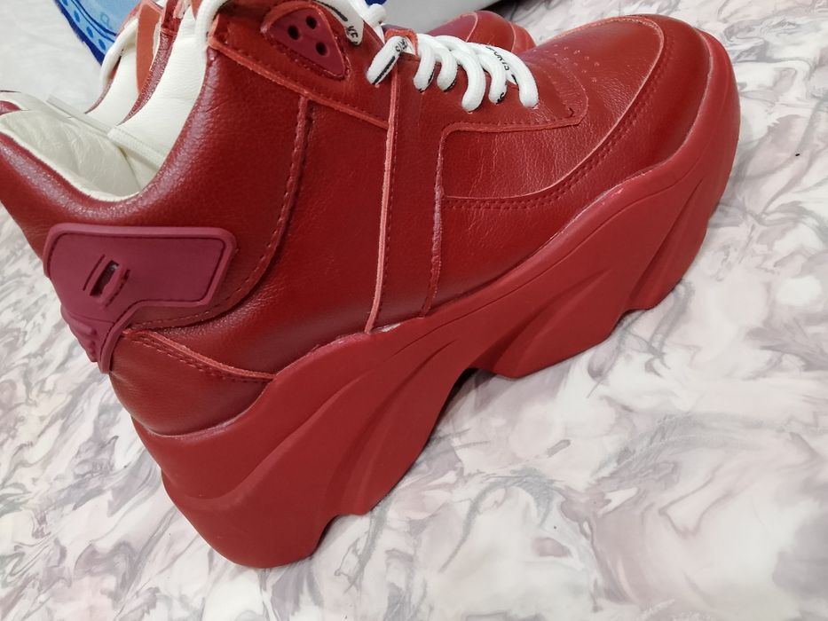 Кроссовки-сникерсы