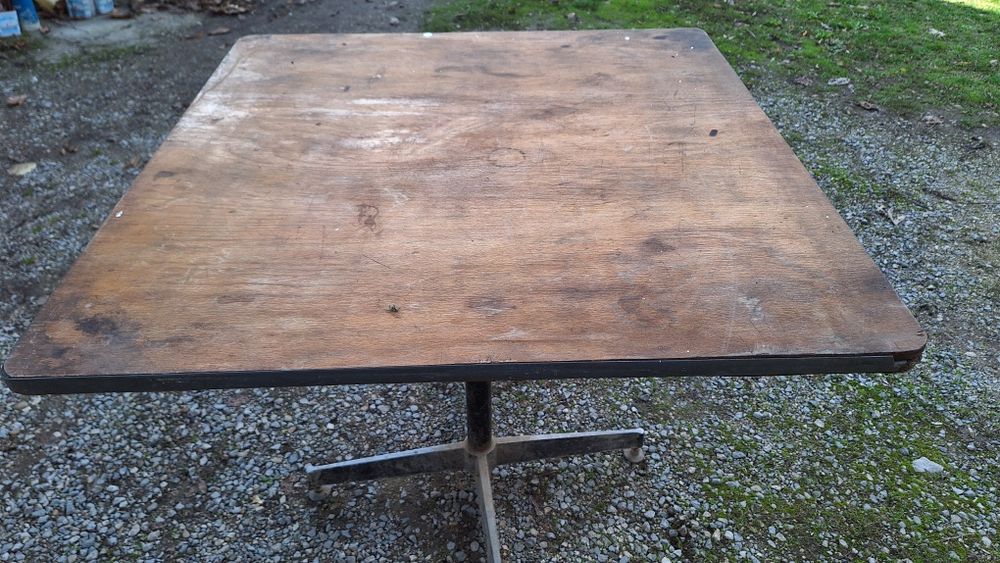 Дървени маси подходящи за градина или сушина