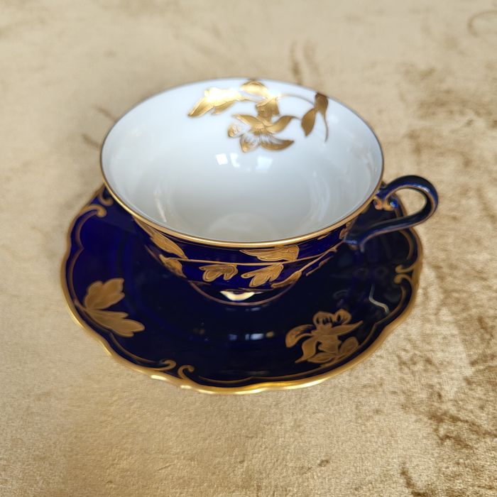 Антикварная чайная пара