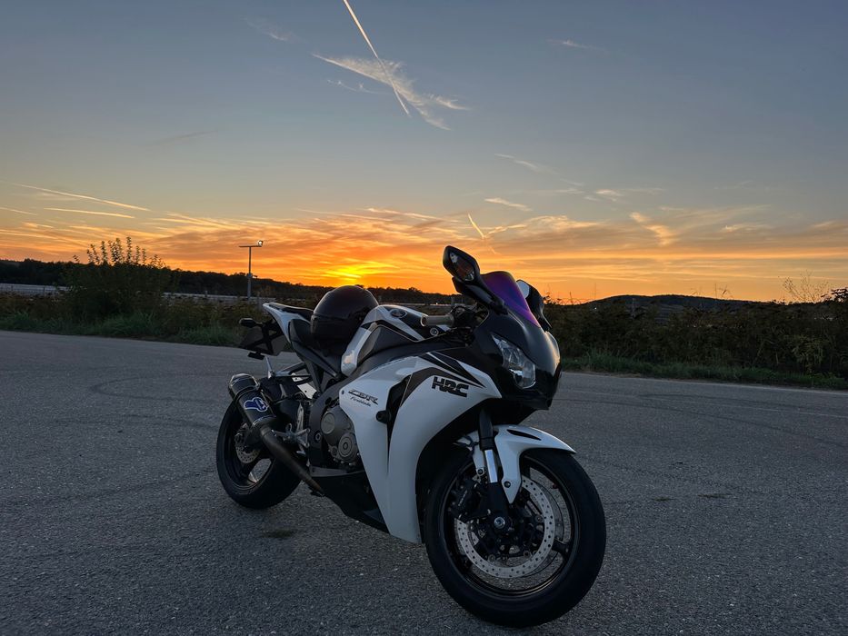 Honda cbr 1000 rr fireblade