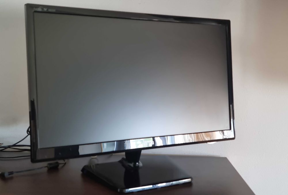 Монитор 21,5" с ТВ цифров тунер LG M2232D