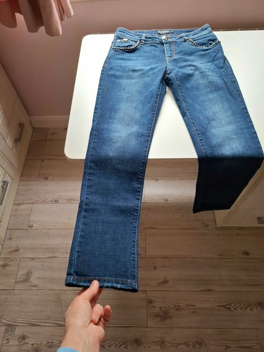 Красиви дамски дънки с камъни по джобовете - номер 26