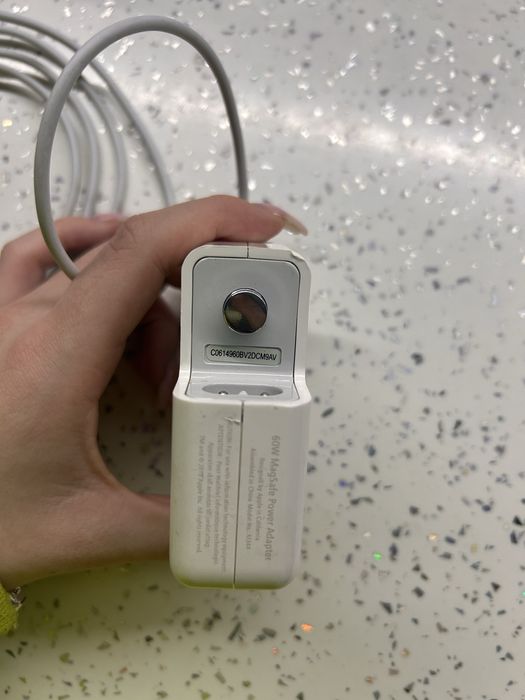 Зарядно за Apple MacBook