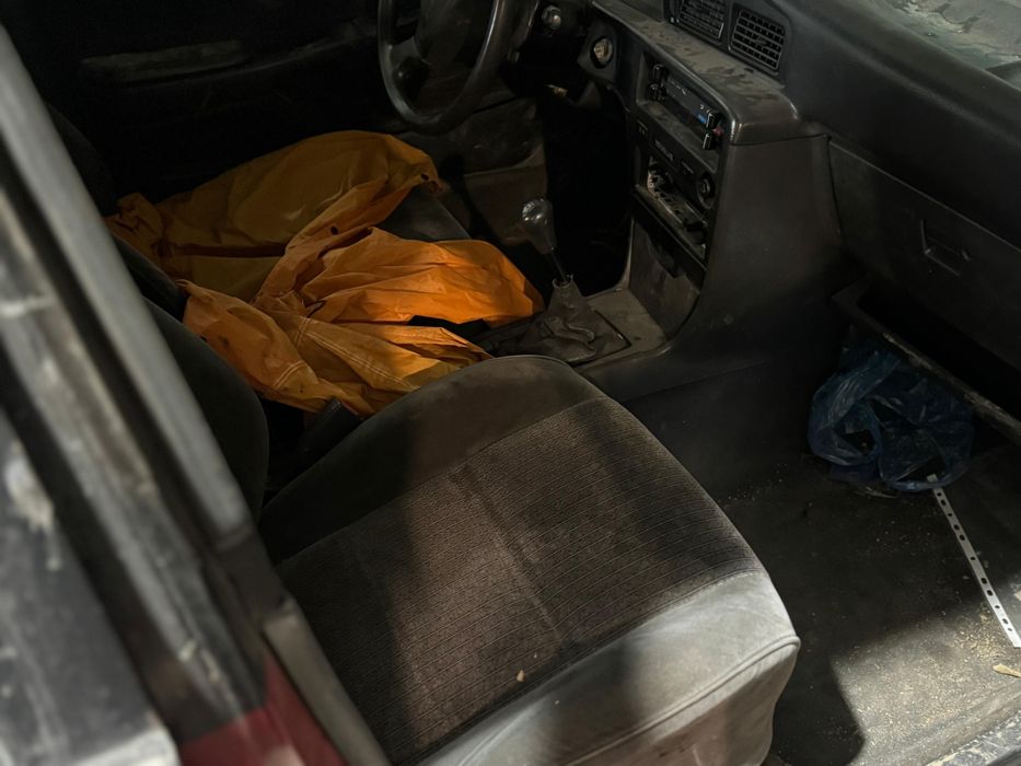 Продам toyota carina2