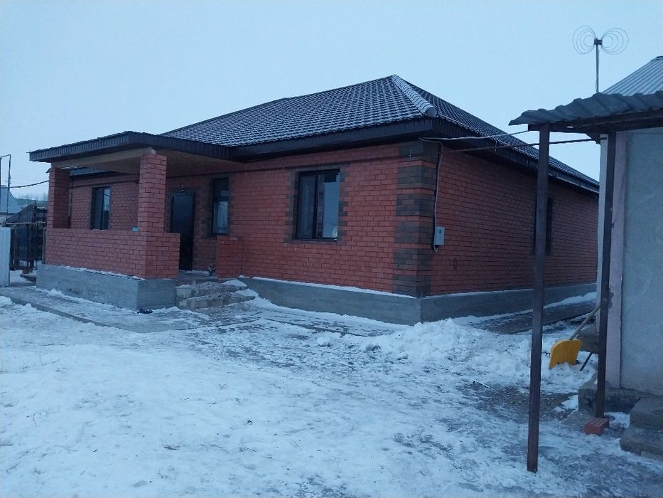 Продам два дома в одном дворе