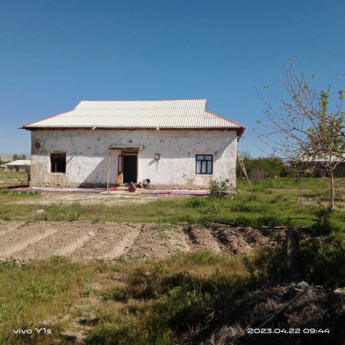 Uy sotiladi 15 sotix