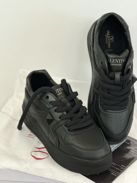 Adidasi Valentino negri/albi