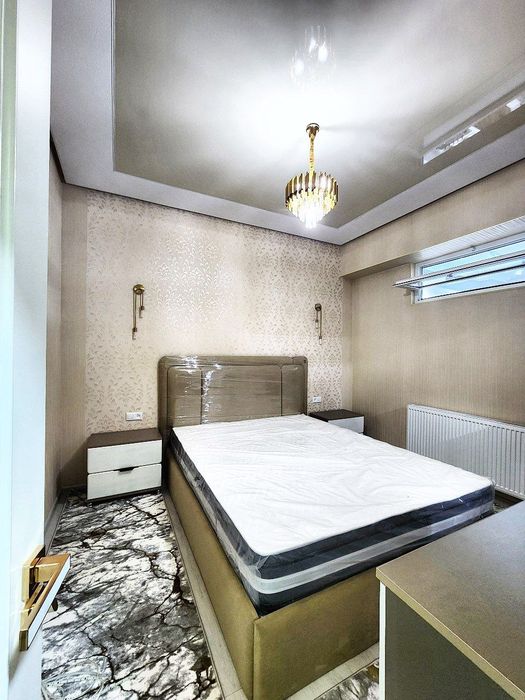 Turkiston metrosiga yaqin korzinka yonida