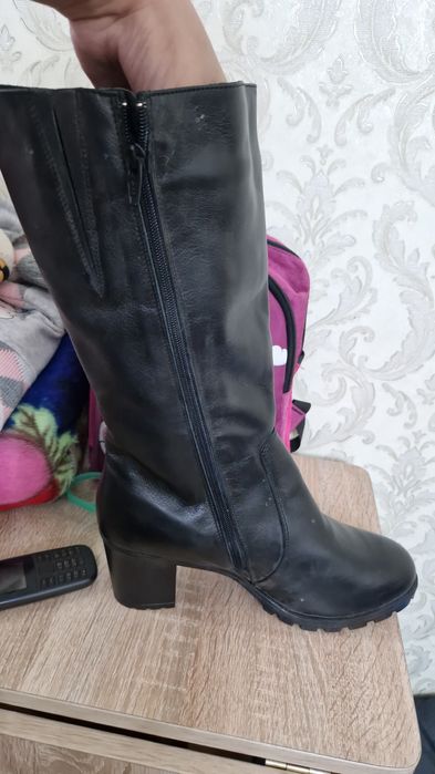 Продам женский сапоги