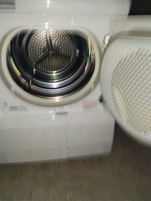 Сушилня термопомпа  AEG