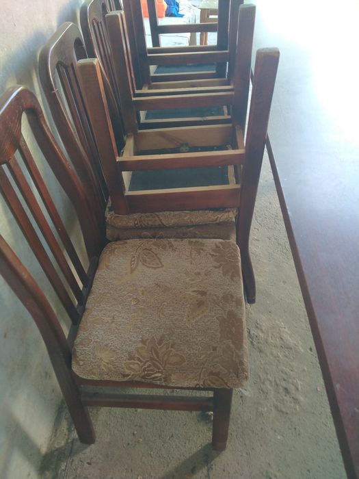 Стол со стульями
