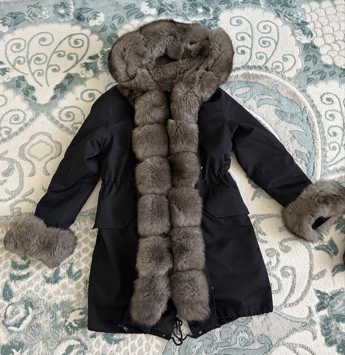 Продам парку натуралка, в черном цвете