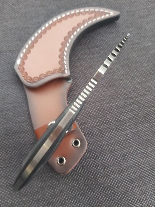 Дизайнерски карамбит Todd Begg с кания от телешки бланк