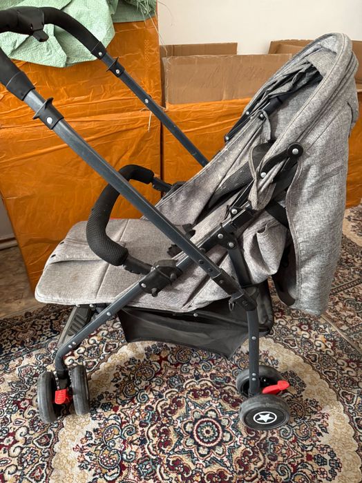 Коляска прогулочная